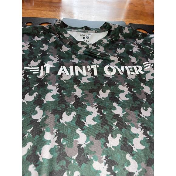 Zaxby's Chicken Camouflage Camo Employee T-Shirt It Ain't Over Men’s‎ Large - Picture 2 of 3